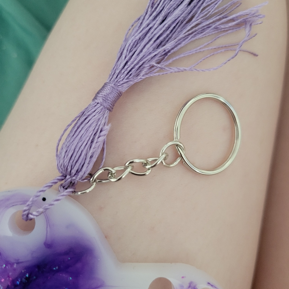 Handmade resin Keychain - Picture 2 of 4